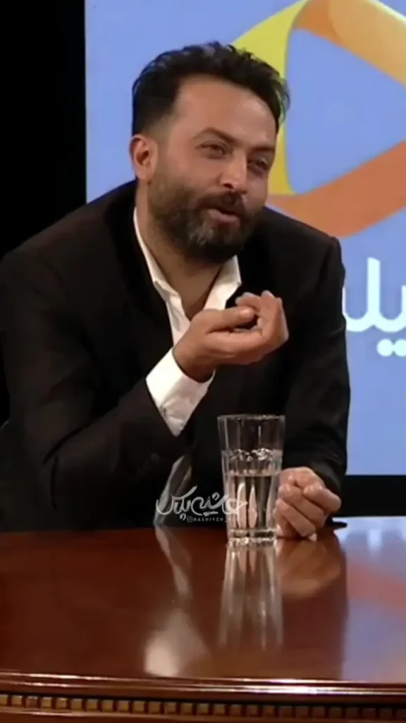 چرا  مصطفی زمانی هیچ صفحه‌ای در فضای مجازی ندارد؟