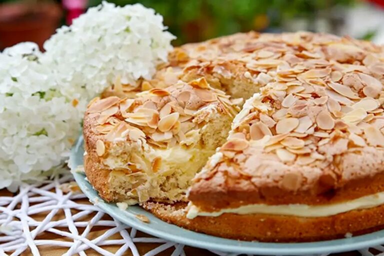 آموزش کیک زنبوری، دسر محبوب آلمانی با عطر عسل و بادام