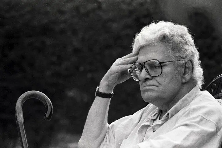 احمد شاملو؛ نابغه‌ای که شعر ناب خلق کرد