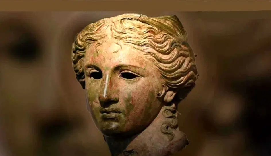 اساطیر ایران؛ آناهیتا، ایزد آب‌های جهان