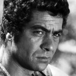 «بهروز وثوقى 31 ساله» در نمایی از فیلم تنگه اژدها؛ سال 47