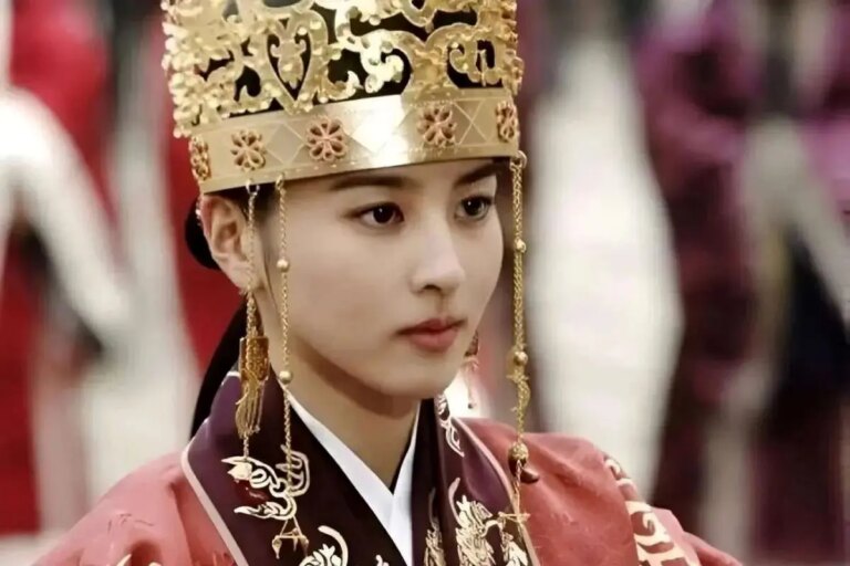 تصاویر تازۀ «سوسانو» در 44 سالگی در سریال جدیدش