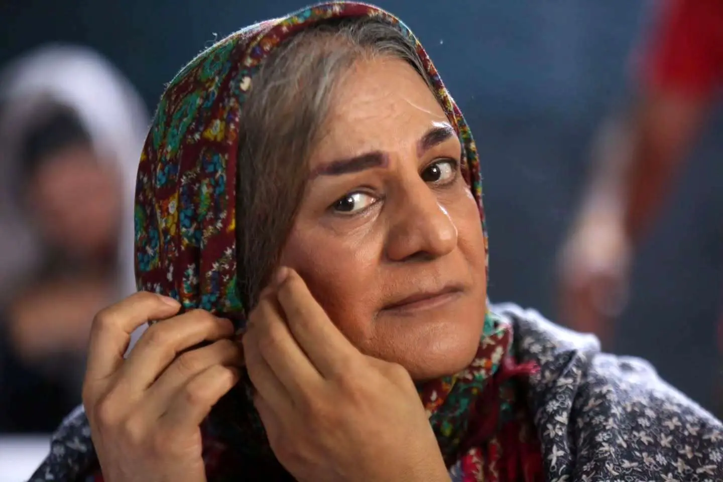 تصاویر: سیاوش چراغی‌پور در نقش یک زن با چادر گل گلی