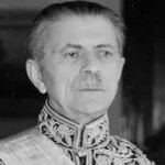 حسین علا؛ از مخالفت با رضاشاه تا همکاری با او و پسرش