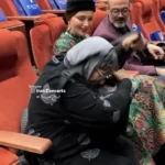 خوش و بش بهنوش طباطبایی با علیرضا قربانی در جشن حافظ