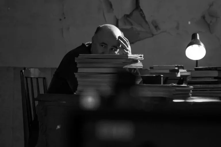 ذبیح الله منصوری؛ جاعل یا خالق؟/ روایت پرخواننده‌ترین نویسنده تاریخ ایران