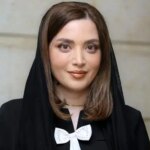 زمستان 1404: دکوراسیون کریسمسی خانه بهنوش طباطبایی