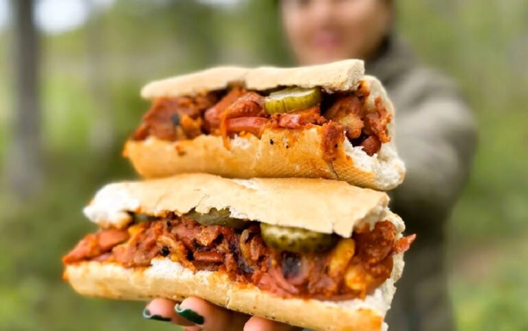 سوسیس بندری؛ ساندویچی که از قدیم تا امروز محبوب ماند