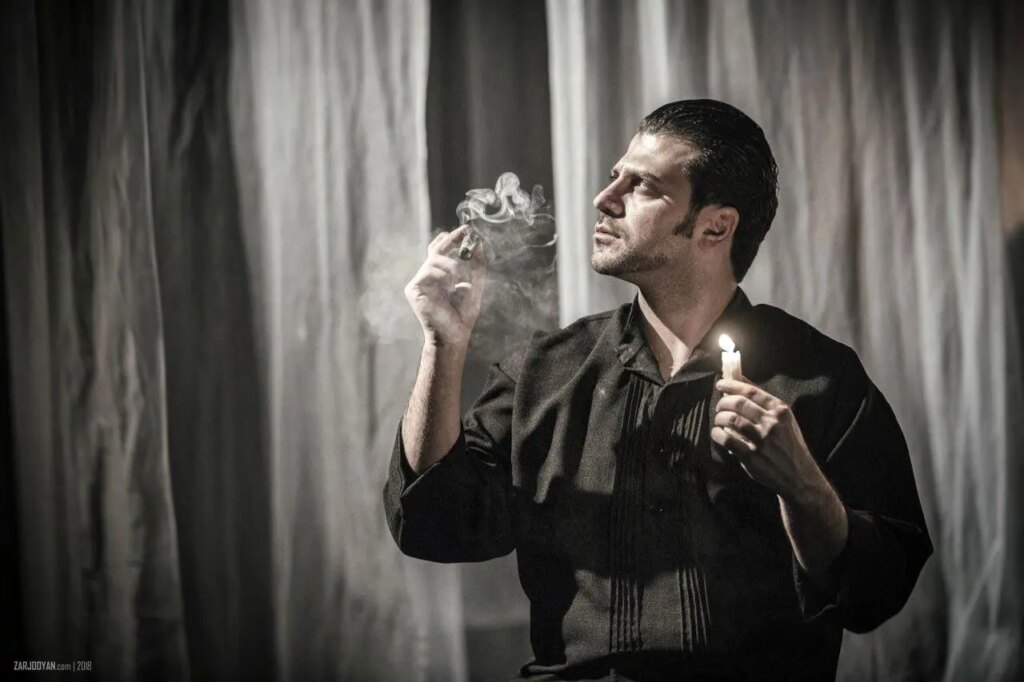 شب یلدا 1404: خلوت روزبه حصاری با دیوان حافظ