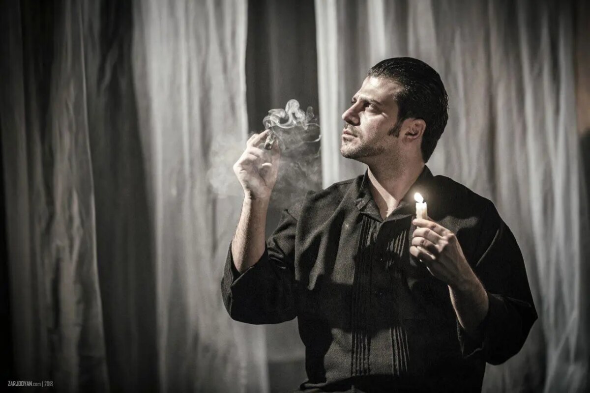 شب یلدا 1404: خلوت روزبه حصاری با دیوان حافظ