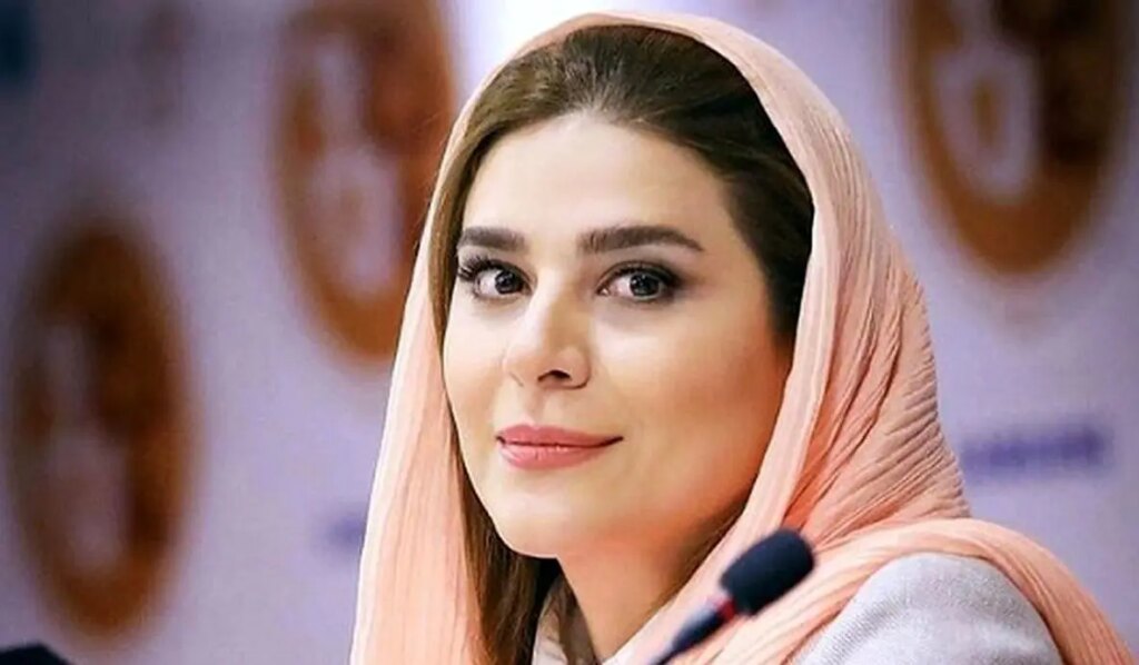 شب یلدا 1404: سحر دولتشاهی و یک عکس عجیب با خنده‌های خاص