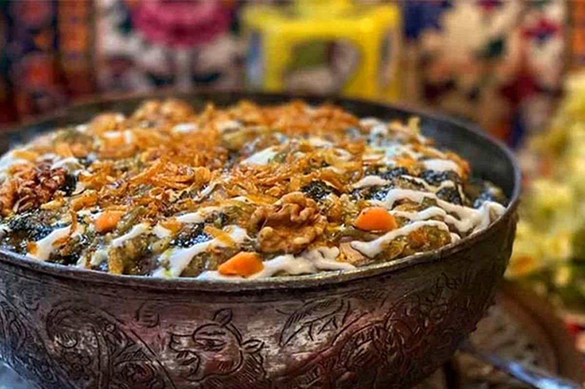 طرز تهیه آش کلم قمری مخصوص روزهای سرد زمستان