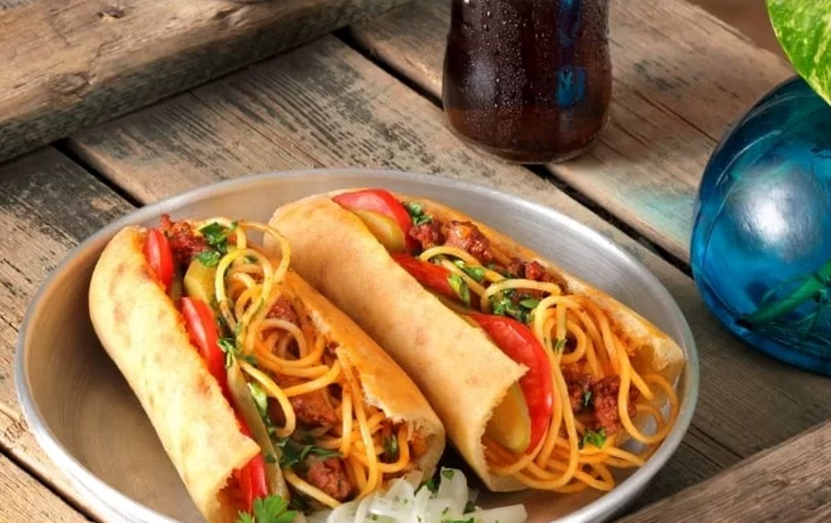 طرز تهیه ساندویچ ماکارونی به سبک ساندویچی‌های قدیمی