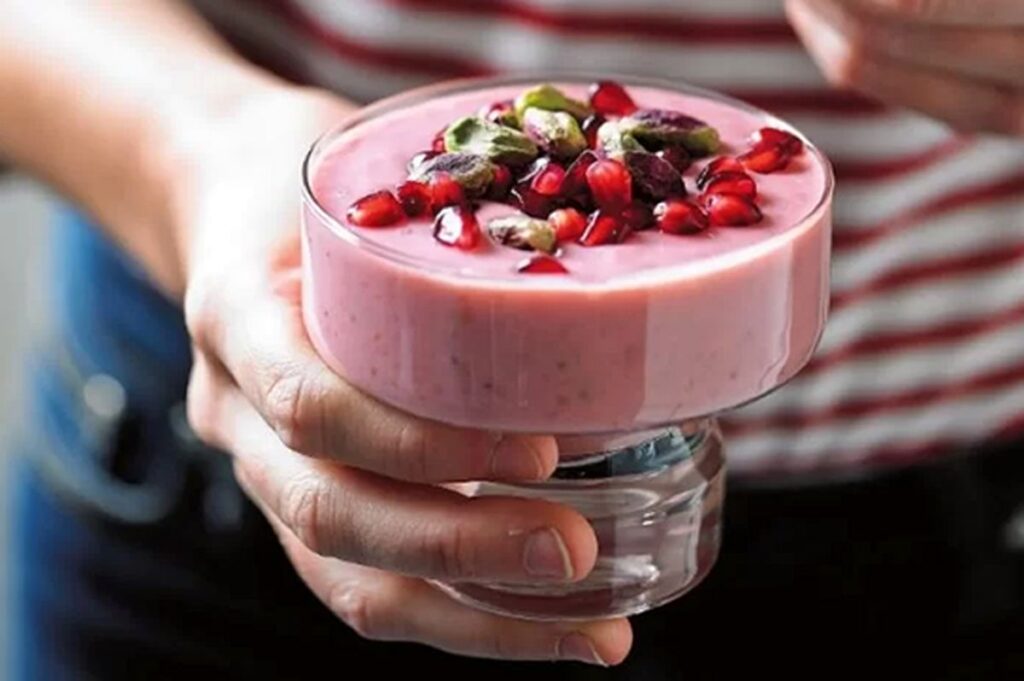 طرز تهیه موس انار لطیف‌‌ترین دسر پاییزی