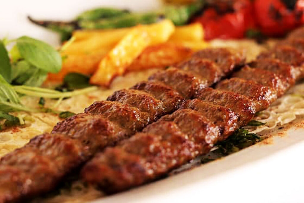 طرز تهیه کباب کوبیده خوشمزه و رستورانی در خانه