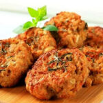 طرز تهیه کوکو مرغ کردی، شام فوری اما مجلسی!