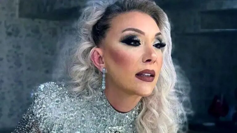 قتل خواننده معروف به دست دخترش!