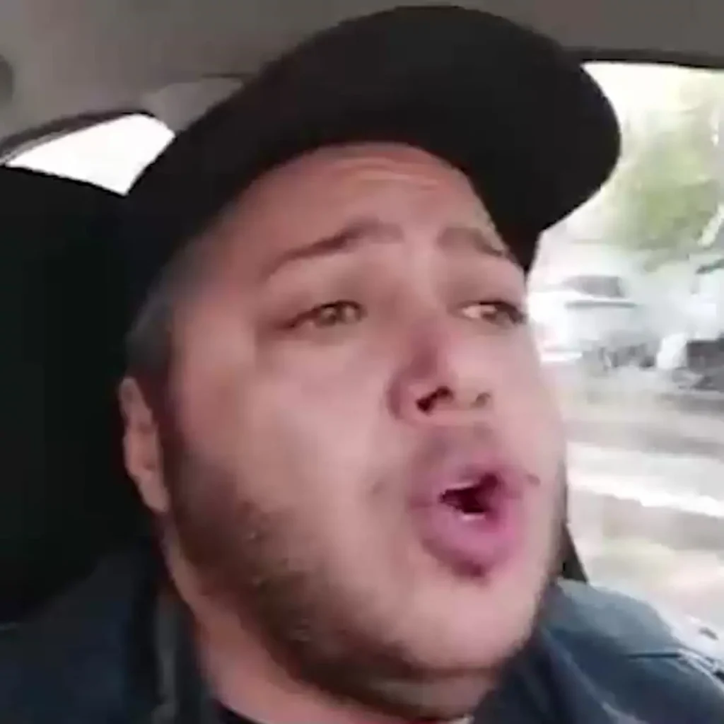 مازیار لرستانی: مادرمو به زور بردم سینما، از خجالت حرف‌هایی که در سینما می‌زدند شرمنده مادرم شدم