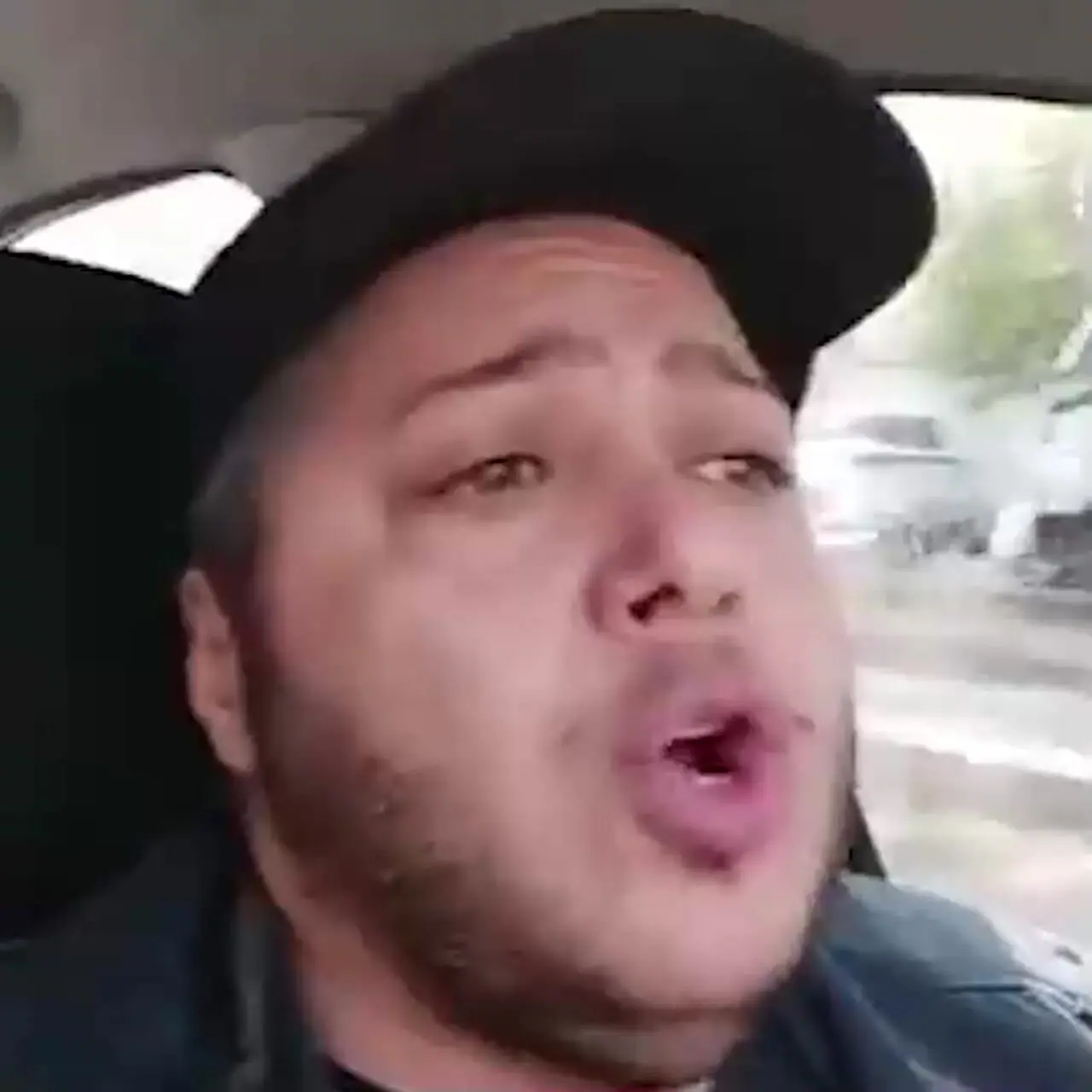 مازیار لرستانی: مادرمو به زور بردم سینما، از خجالت حرف‌هایی که در سینما می‌زدند شرمنده مادرم شدم