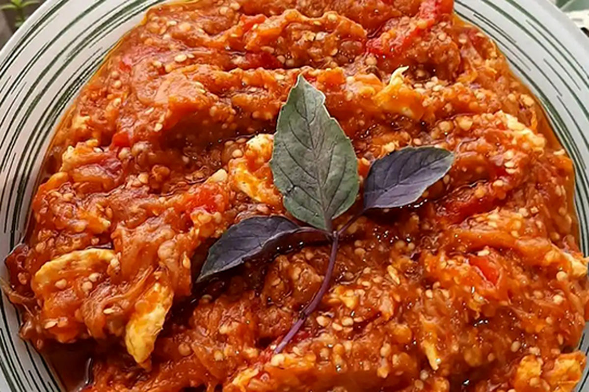 میرزا قاسمی اصیل با بادمجان کبابی و طعمی دودی