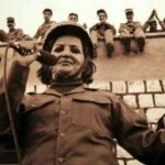 «گوگوش» در مراسم ختم «پوران» در تهران؛ سال 69