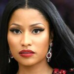 اخراج نیکی میناژ از آمریکا