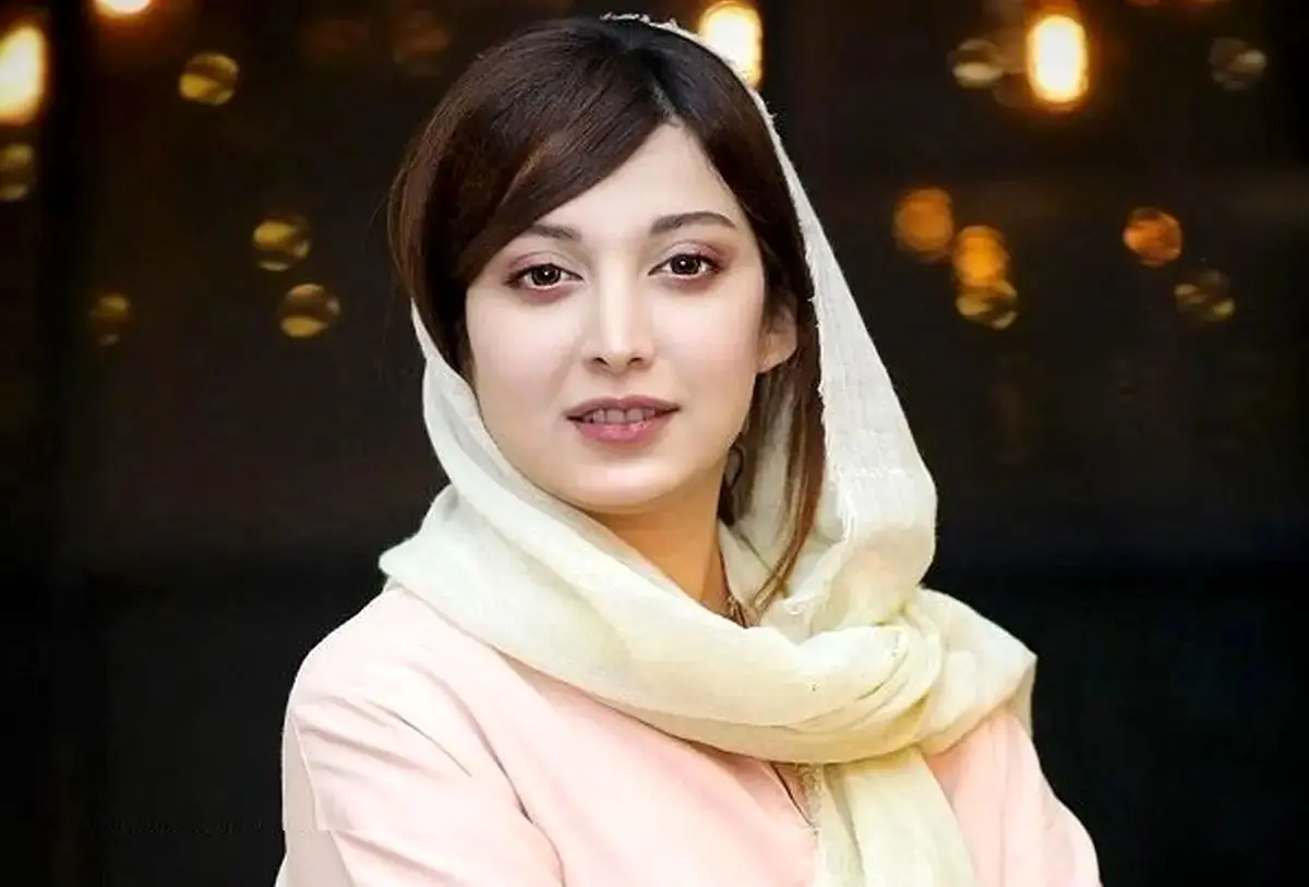 خانم بازیگر: بخاطر حرف‌هایی که علیه مادرم زدم معذرت می‌خواهم/ شوخی کرده بودم!