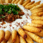 طرز تهیه کوزالاک مانتی؛ غذای ترکیه‌ای خاص و مجلسی