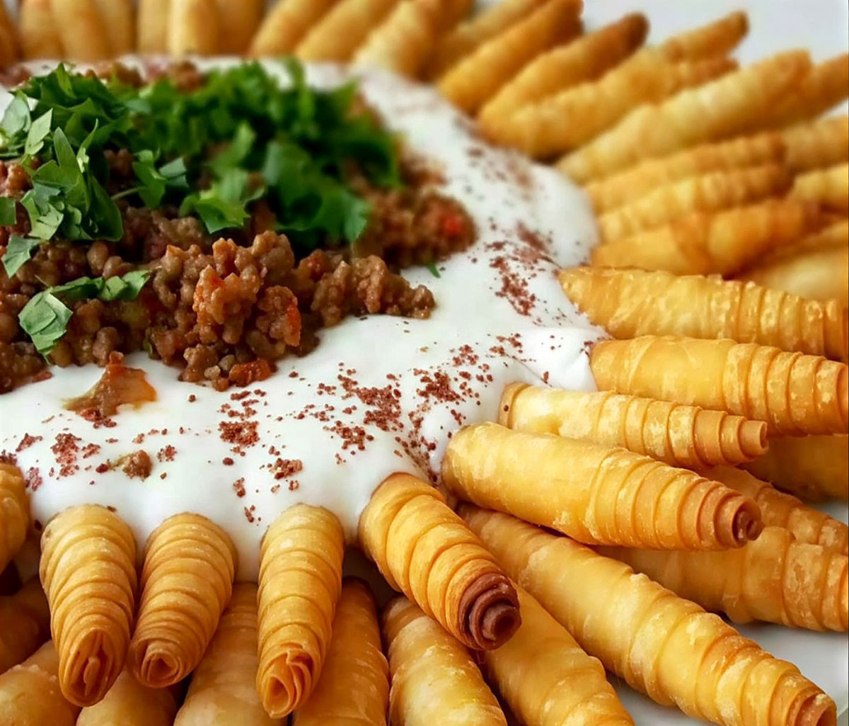 طرز تهیه کوزالاک مانتی؛ غذای ترکیه‌ای خاص و مجلسی