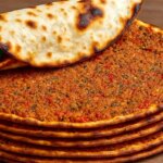 لاه‌ماجون خوش‌عطر و ترد؛ پیتزای گوشتی محبوب ترکیه