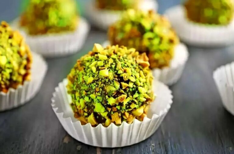 طرز تهیه شیرینی ملکه پسته