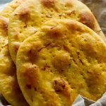 این نان شیرمال نرم و خوش‌عطر را در خانه بپزید