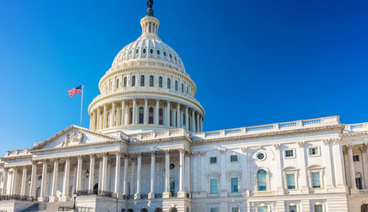 چراغ سبز ترامپ به لایحه شفافیت؛ CLARITY Act در آستانه ورود به صحن سنا